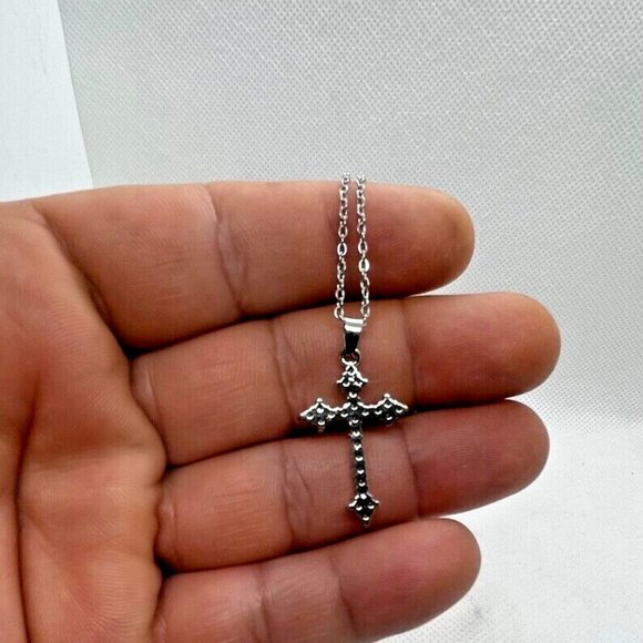 Cross necklace pendant with simulated lab diamonds 925 sterling silver plated - Picture 3 of 3